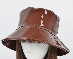 PATTY PATENT BUCKET HAT