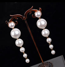 Load image into Gallery viewer, BELLA TEARDROP PEARL EARRINGS
