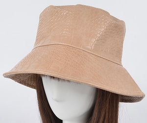 ROXANNE CROC BUCKET