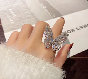 BUTTERFLY GLAM RING