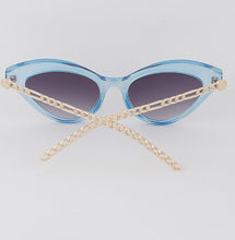 Load image into Gallery viewer, RETRO CATTY SUNNIES
