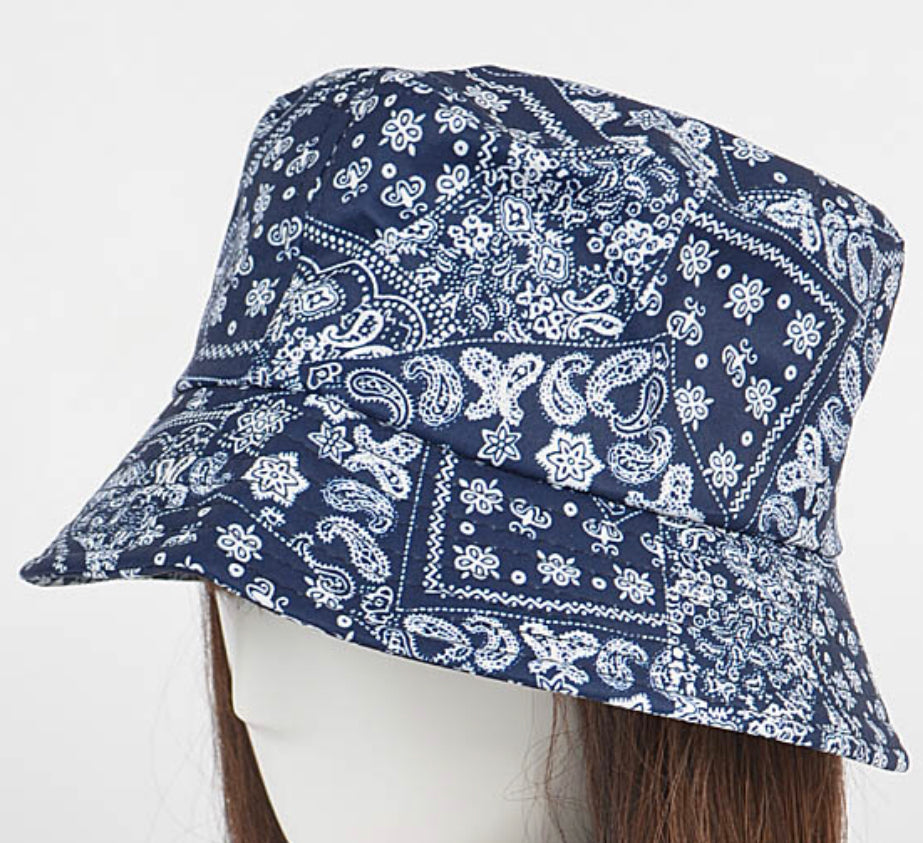 BANDANA BUCKET HAT