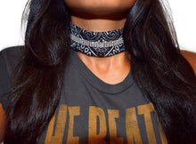 Load image into Gallery viewer, BANDANA HANDMADE GEMS CHOKER
