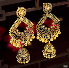 Load image into Gallery viewer, MENDA CHANDELIER EARRINGS
