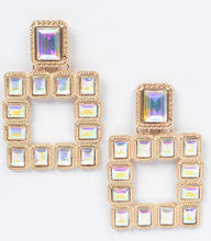 Load image into Gallery viewer, POSE SQUARE EARRINGS
