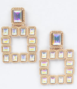 POSE SQUARE EARRINGS