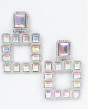 Load image into Gallery viewer, POSE SQUARE EARRINGS
