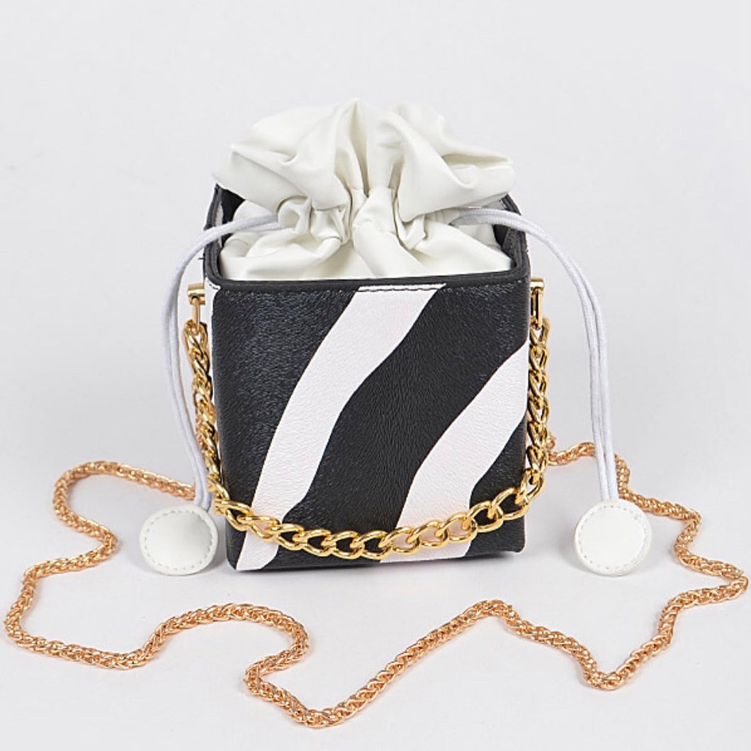 PRETTY PRINTY CUBE BAG