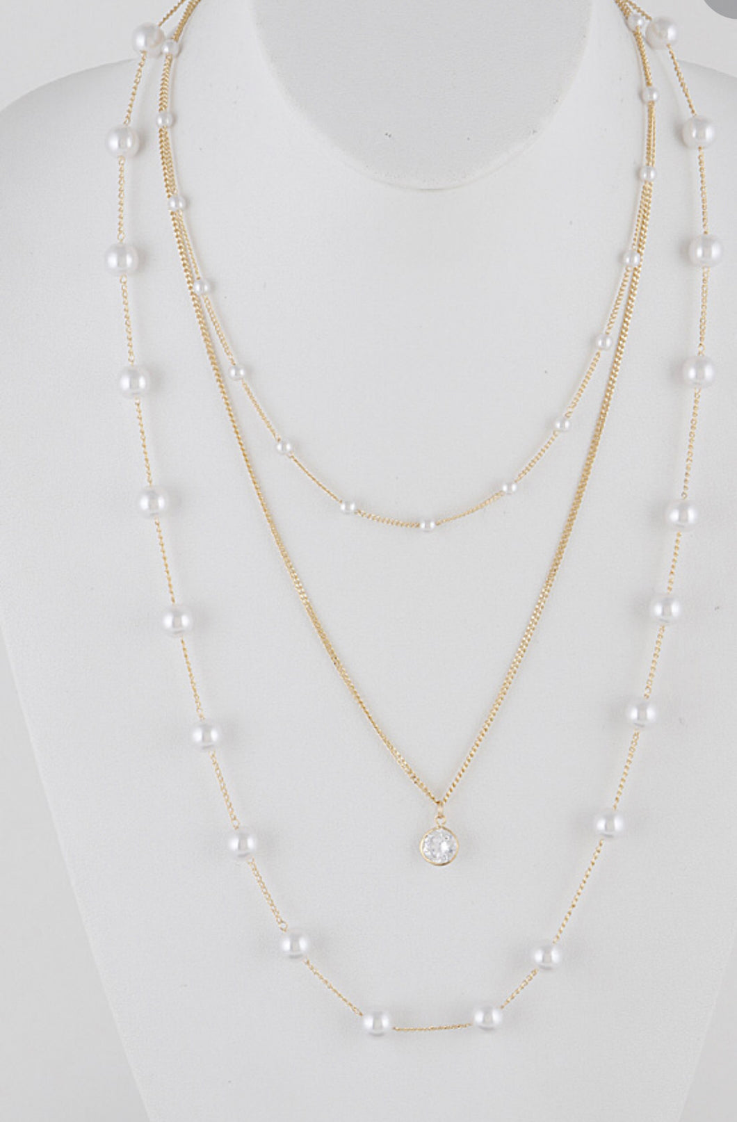 PRETTY PEARL LAYERED NECKLACE